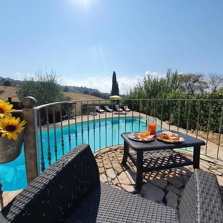 Villa Martin With Private Pool For 5 People Montegranaro