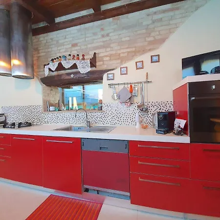 Martin With Private Pool For 5 People Montegranaro