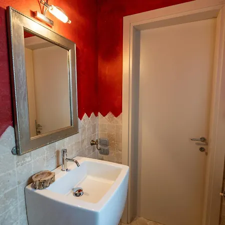 Martin With Private Pool For 5 People