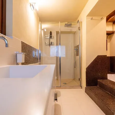 Martin With Private Pool For 5 People Montegranaro