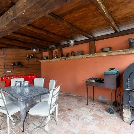 Martin With Private Pool For 5 People