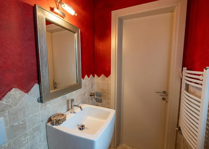 Martin With Private Pool For 5 People