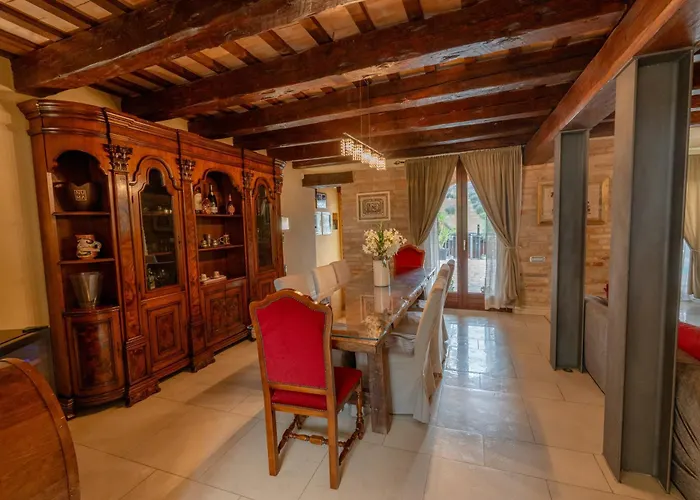 Martin With Private Pool For 5 People Villa Montegranaro