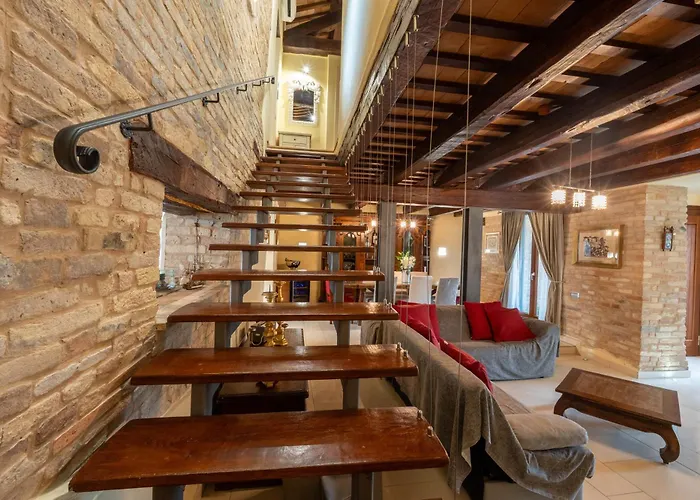 빌라 Martin With Private Pool For 5 People
