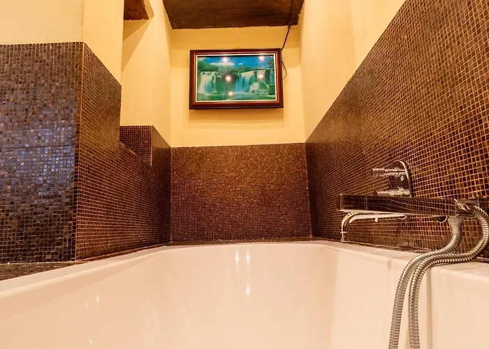 Martin With Private Pool For 5 People 몬테그라나로